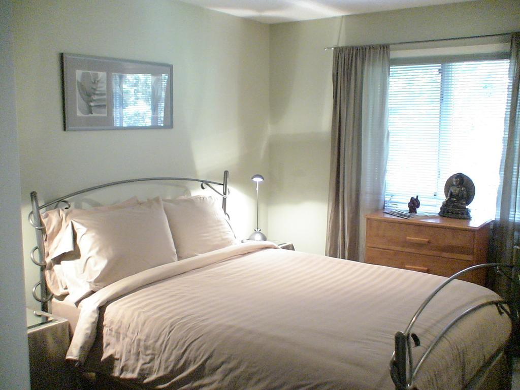 Redwood Meadows Bed And Breakfast Bragg Creek Номер фото