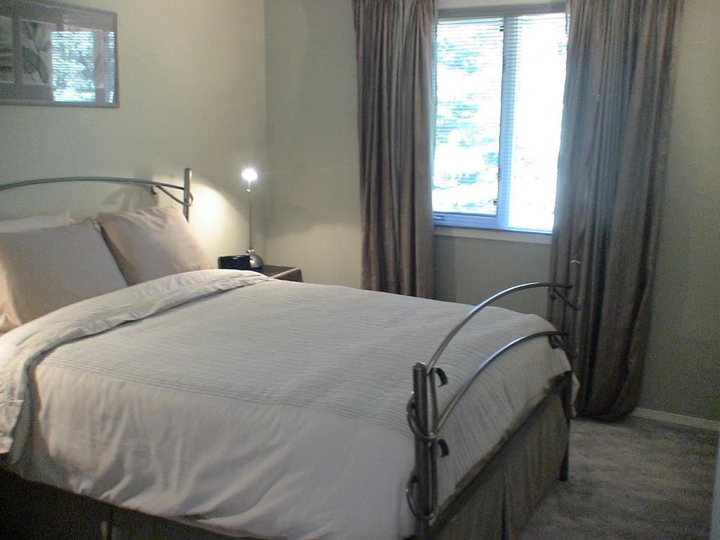 Redwood Meadows Bed And Breakfast Bragg Creek Номер фото
