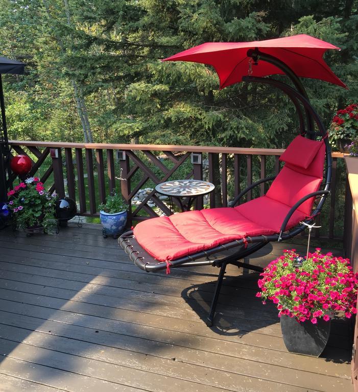 Redwood Meadows Bed And Breakfast Bragg Creek Экстерьер фото
